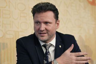 Koalice chce zjednodušit vyhazovy úředníků. Chystá zrušení služebního zákona - Novinky